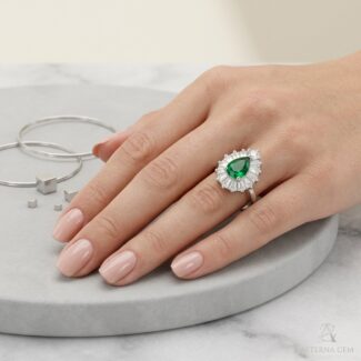 Emareld Zircon Stone Silver Ring