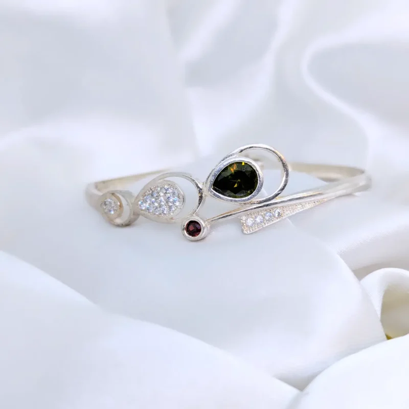 Hena stone silver bangles