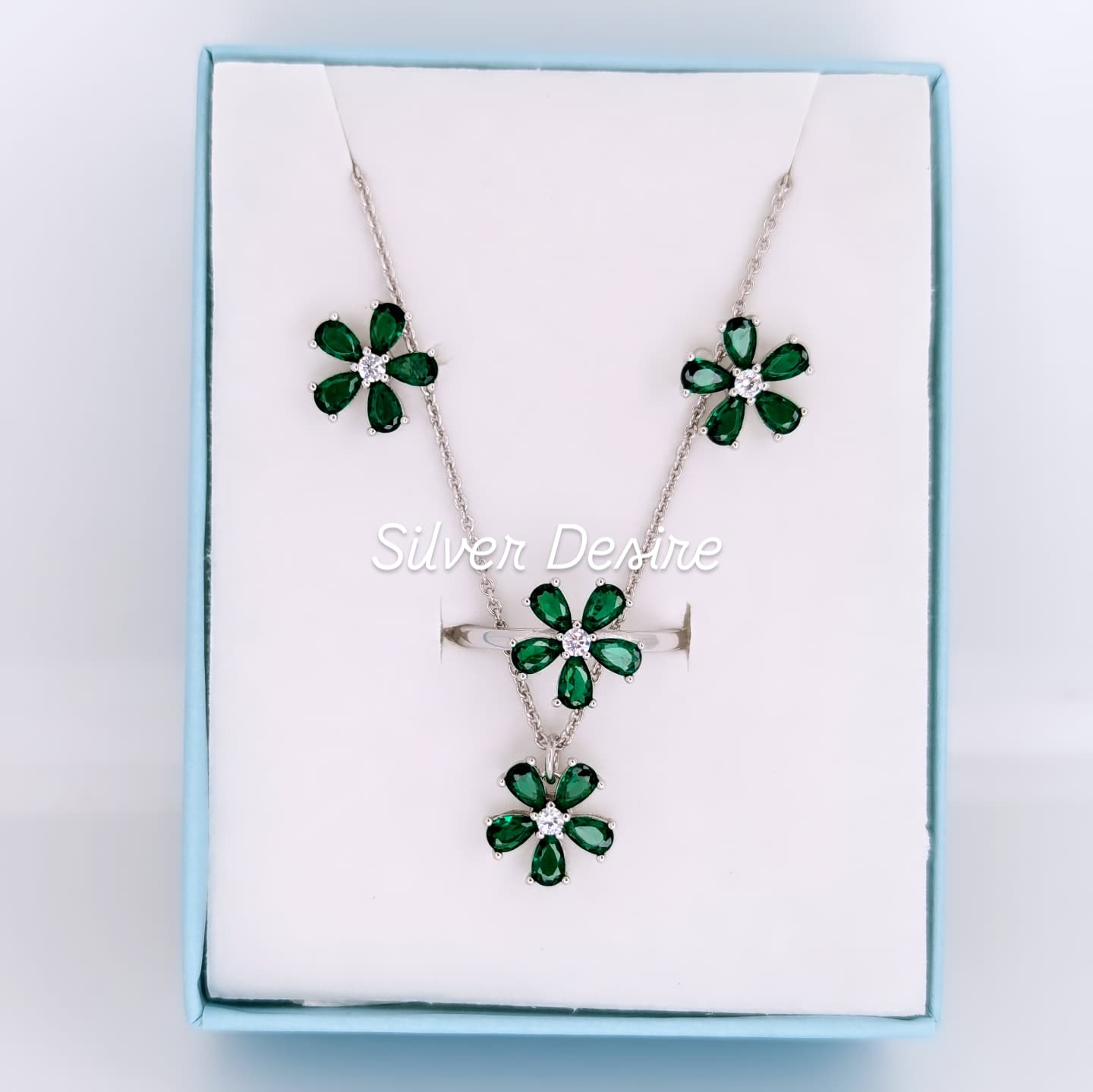 IMG_20241228_192231_473 Emerald Stone Silver Pendent Set
