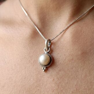 Round real pearl silver pendent