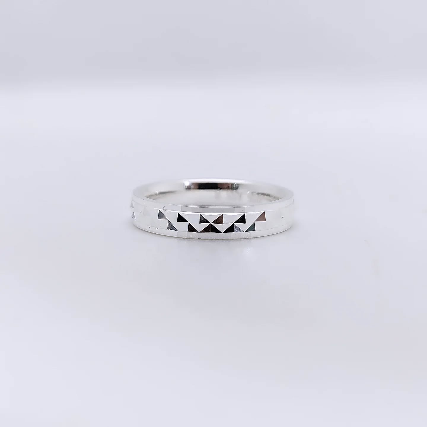 553034372_17913363063195786_2993413709108100973_n 925 SILVER BAND RING 0002