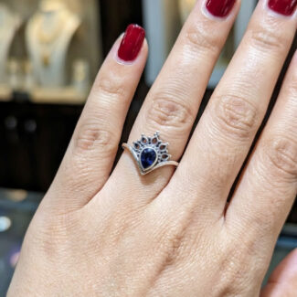 blue sapphire ring