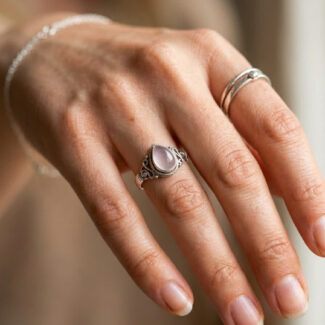 Silver moonstone ring