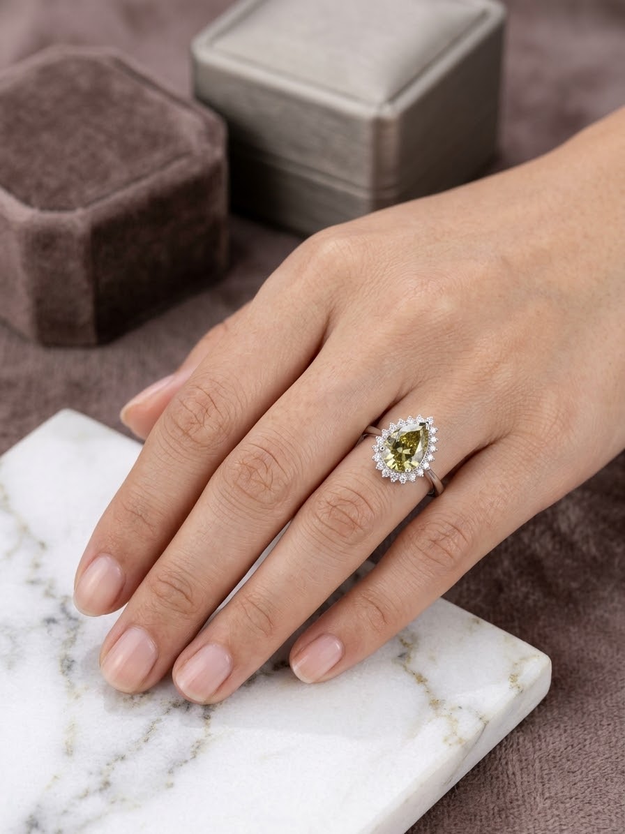 1791976960593 Color changing zultanite stone