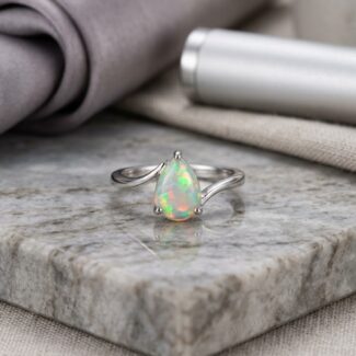 Teardrop opal ring