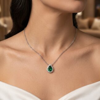 Teardrop Emareld Stone Pendant